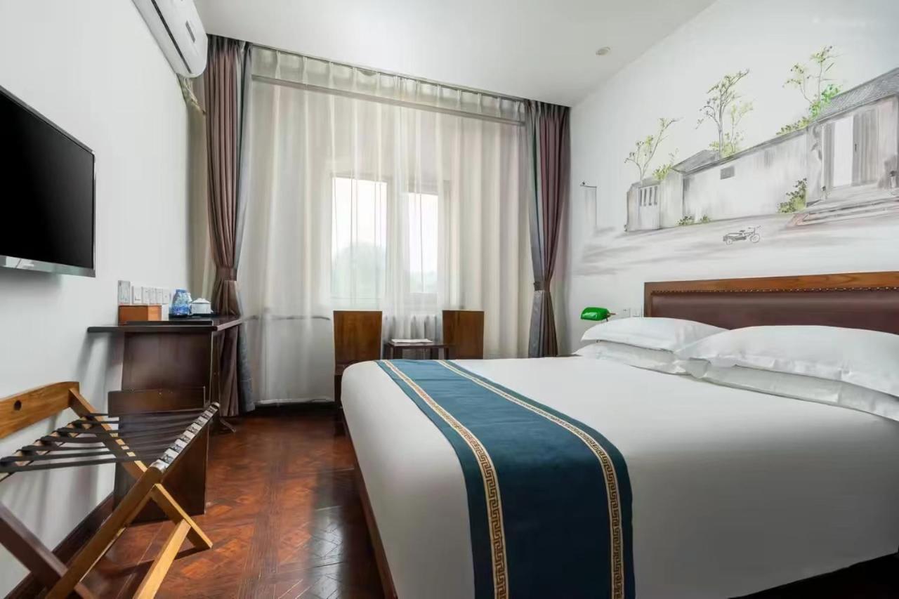 Nostalgia Hotel Beijing Guozijian Ghost Street - Near Beijing Lama Temple, Beihai Park, Jingshan Park, Drum Tower, Houhai Bar Street, Tian'Anmen Square, Located In Beijing Traditional Hutongs, 5 Minutes Away From Beixinqiao Metro Station Kültér fotó