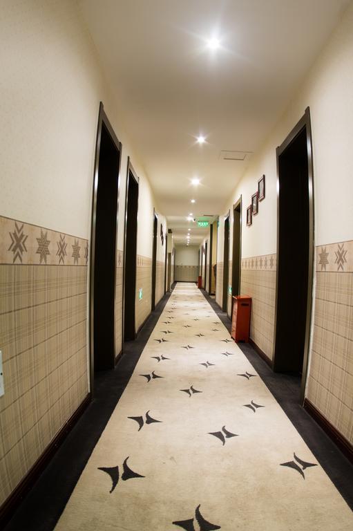 Nostalgia Hotel Beijing Guozijian Ghost Street - Near Beijing Lama Temple, Beihai Park, Jingshan Park, Drum Tower, Houhai Bar Street, Tian'Anmen Square, Located In Beijing Traditional Hutongs, 5 Minutes Away From Beixinqiao Metro Station Kültér fotó